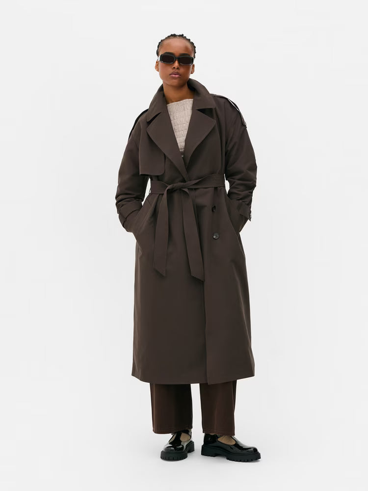 Amara | brown trenchcoat